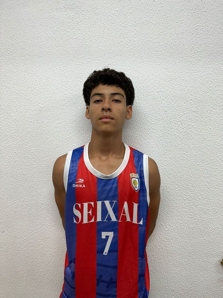 Erik Oliveira