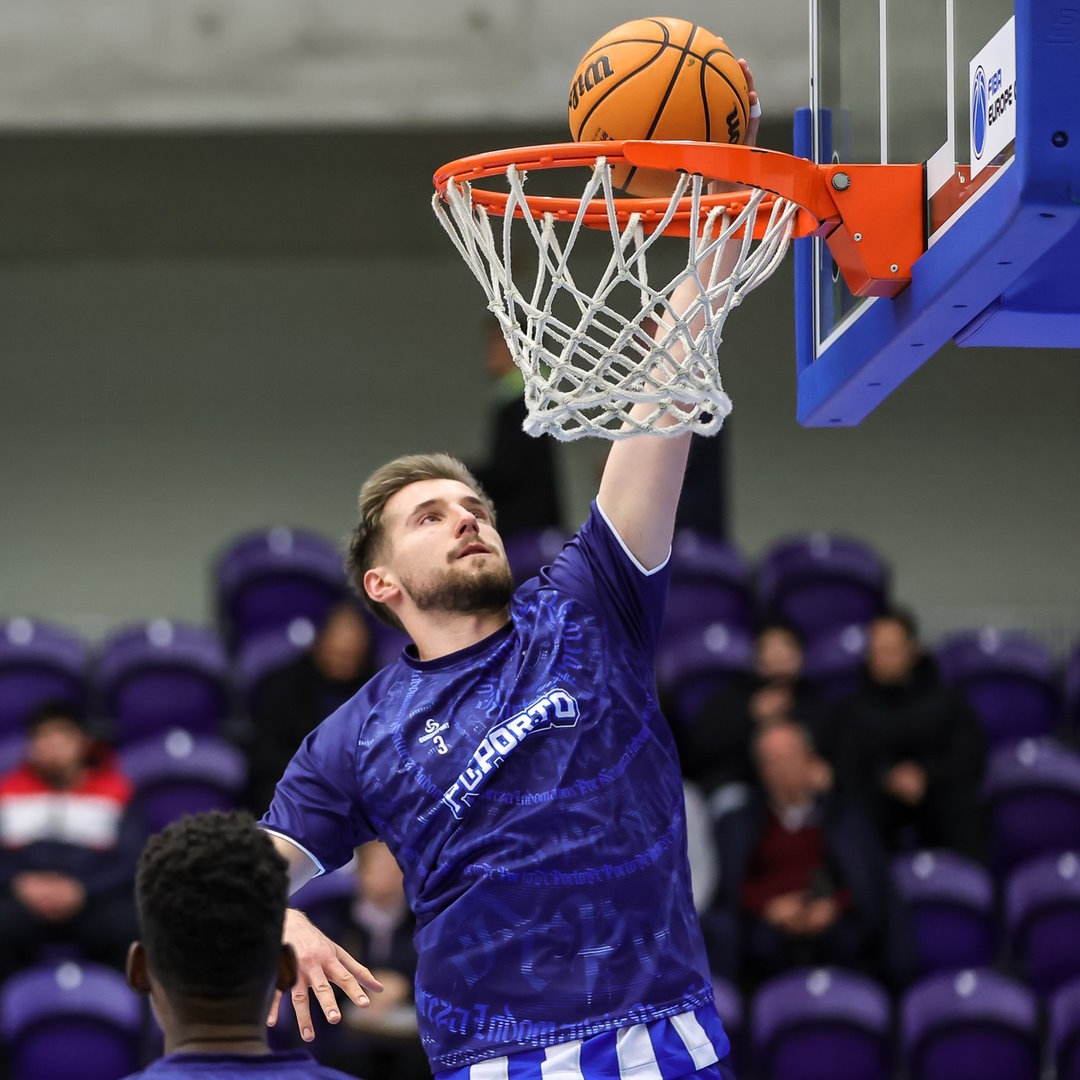 Basquetebol : Benfica venceu o FC Porto (99-75) em jogo da 2.ª do grupo A